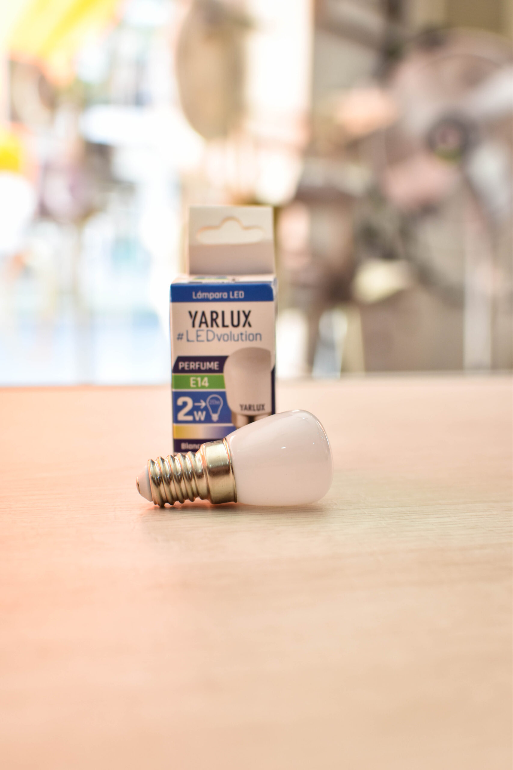 Foco LED para heladera Yarlux E14 2W – Luz fría