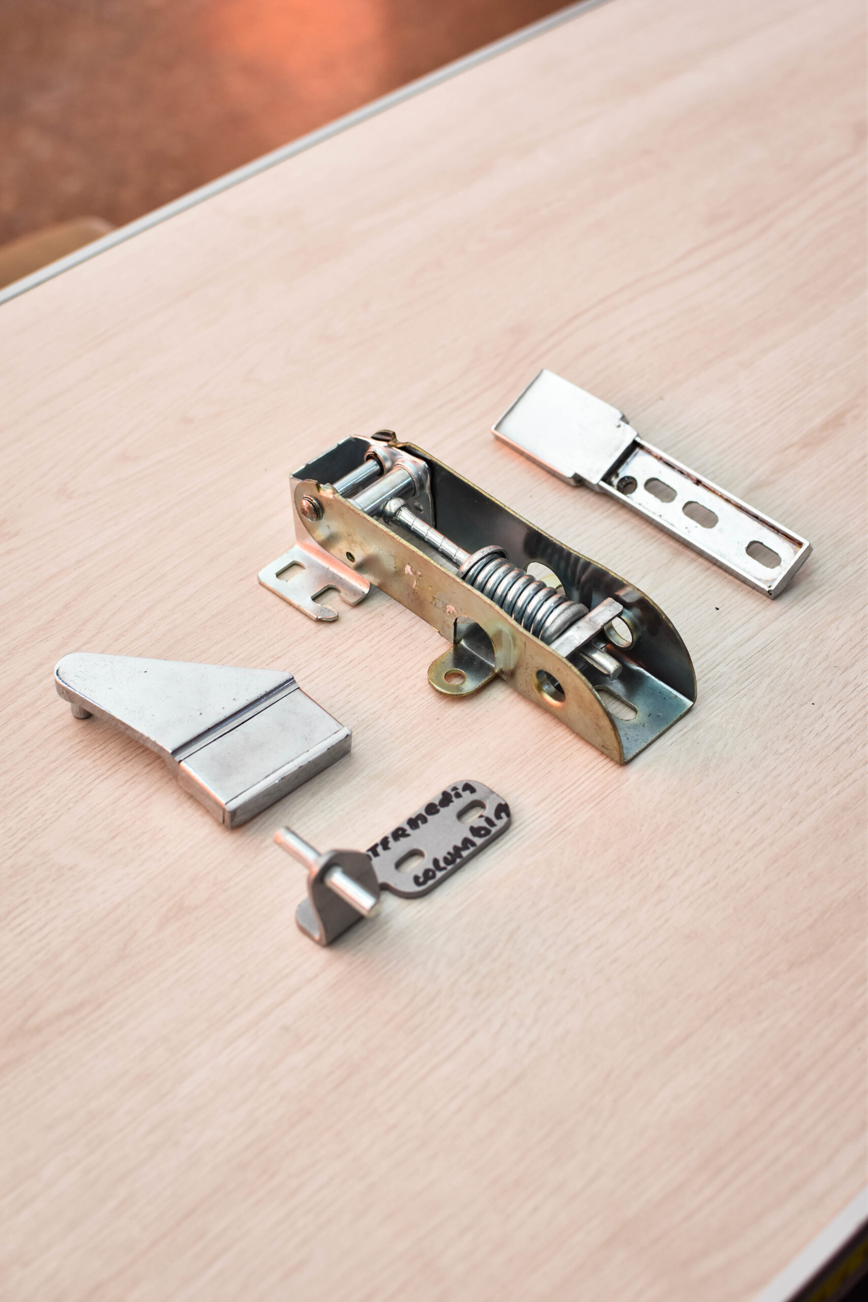 Bisagras para heladeras